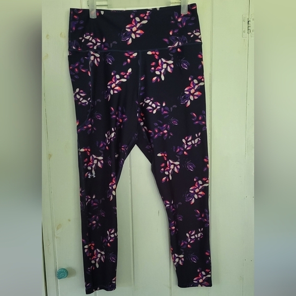 Under Armour UA HeatGear 7/8 Ankle Floral Compression Legging - Picture 3 of 7